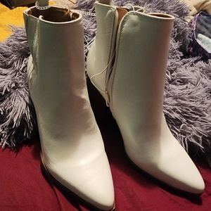 Beautiful booties NWOT